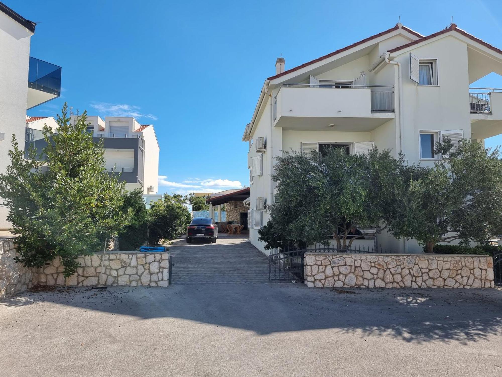 The Golden Grotto Apartments Novalja Εξωτερικό φωτογραφία